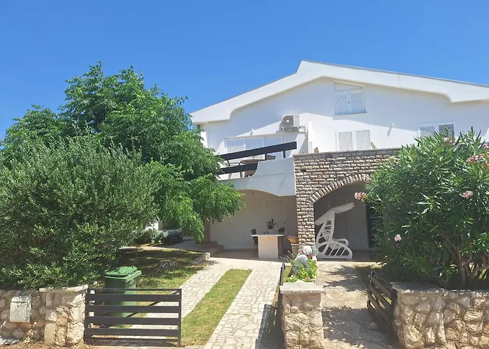 Seka With Terrace * Povljana